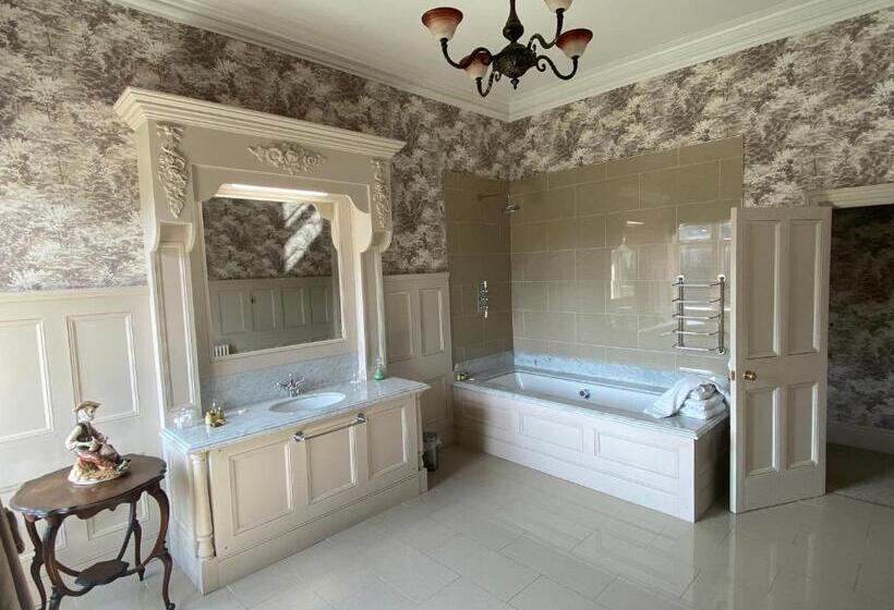 Номер Deluxe Кровать Кинг, Rossington Hall