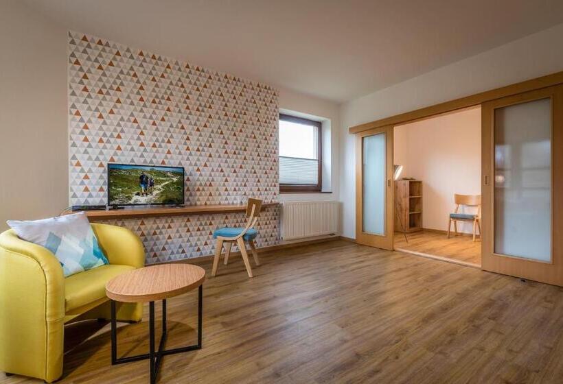 غرفة عائلية, Moment Bistro & Ubytovanie