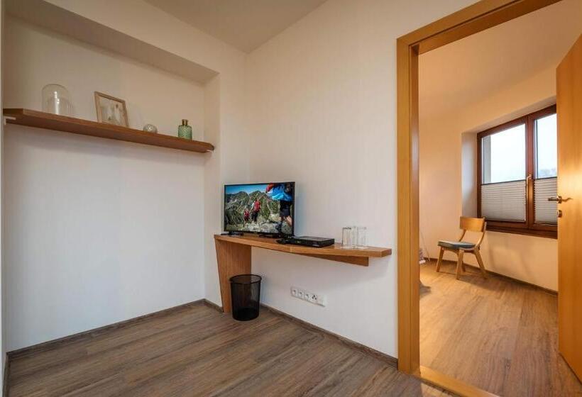 غرفة عائلية, Moment Bistro & Ubytovanie