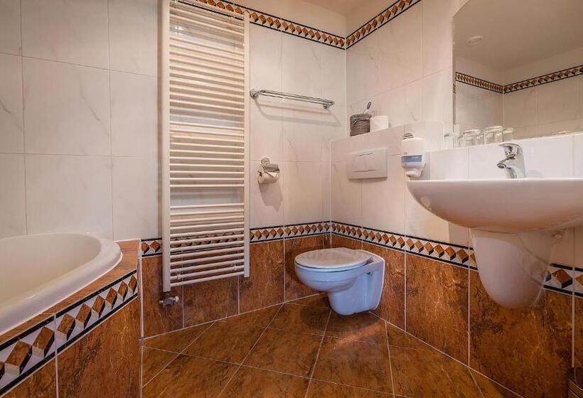 غرفة عائلية, Moment Bistro & Ubytovanie