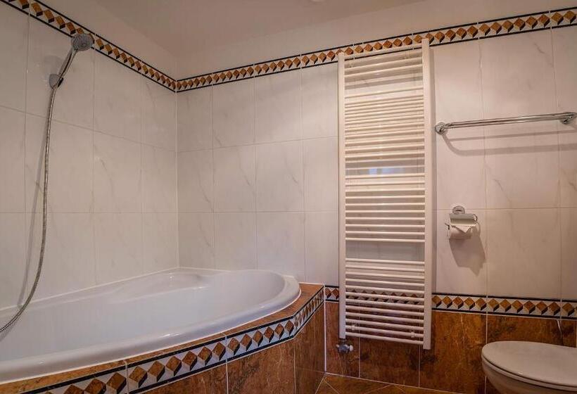 غرفة عائلية, Moment Bistro & Ubytovanie