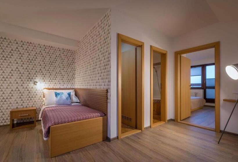 غرفة عائلية, Moment Bistro & Ubytovanie