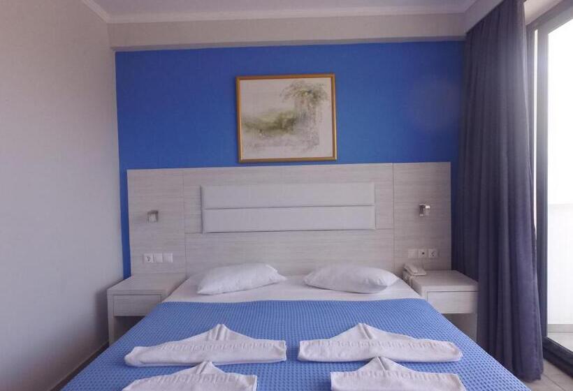 스탠다드 트리플 룸 풀장 전망, Blue Aegean Hotel & Suites