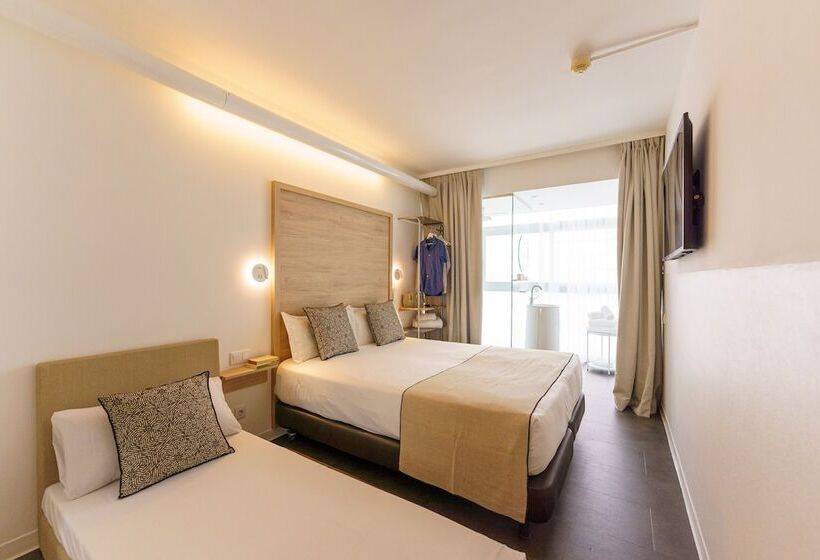 Номер Стандарт Трехместный, Casa Lit Barcelona by Ona Hotels