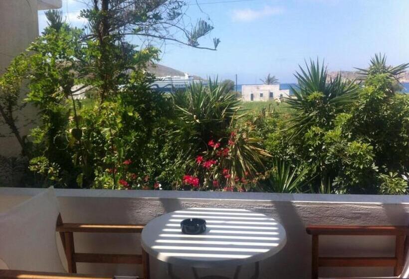 اتاق استاندارد با چشم‌انداز دریا, Galini Pension