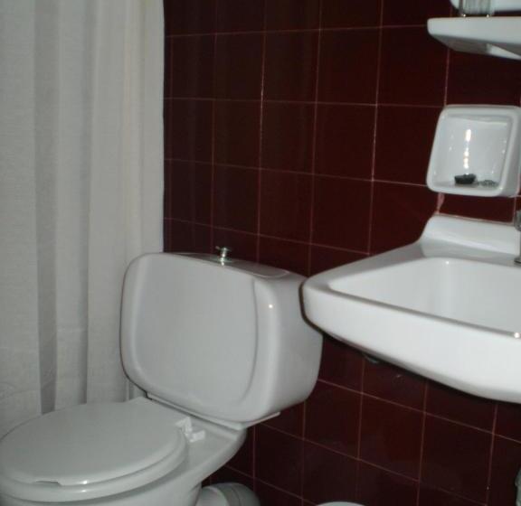 اتاق اکونومی, Galini Pension