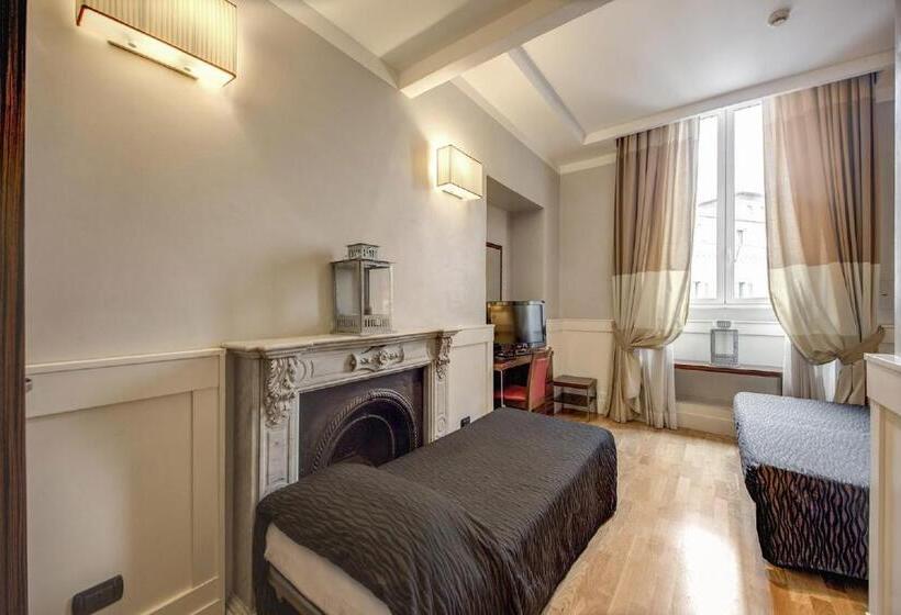 חדר סופריור לשלושה, 939