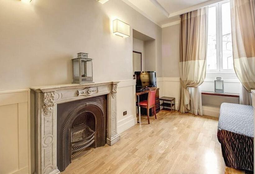 חדר סופריור לשלושה, 939