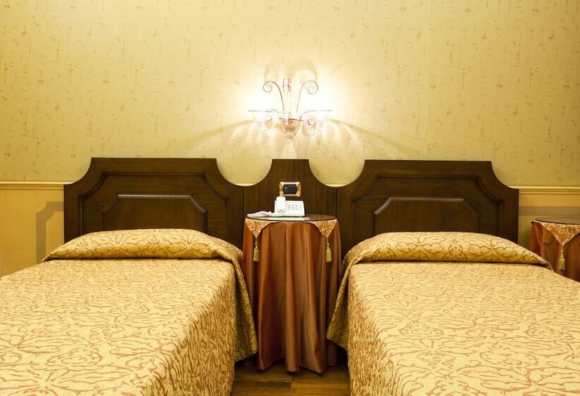 Classic Room, Al Codega