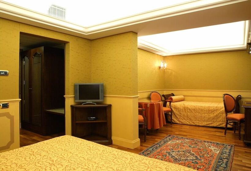 Junior Suite, Al Codega