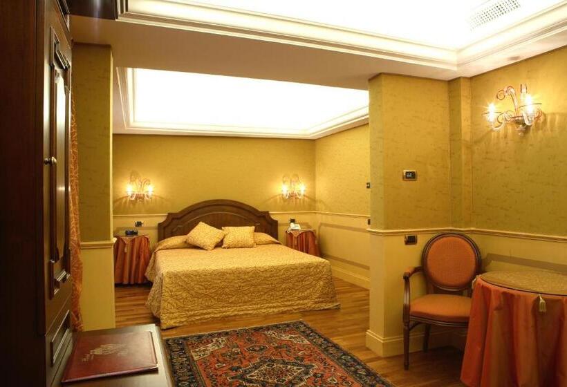 Junior Suite, Al Codega