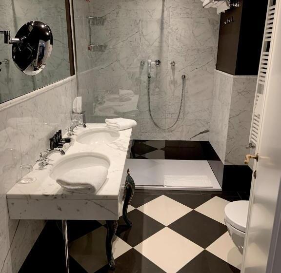 سوییت جونیور, Aqua Palace