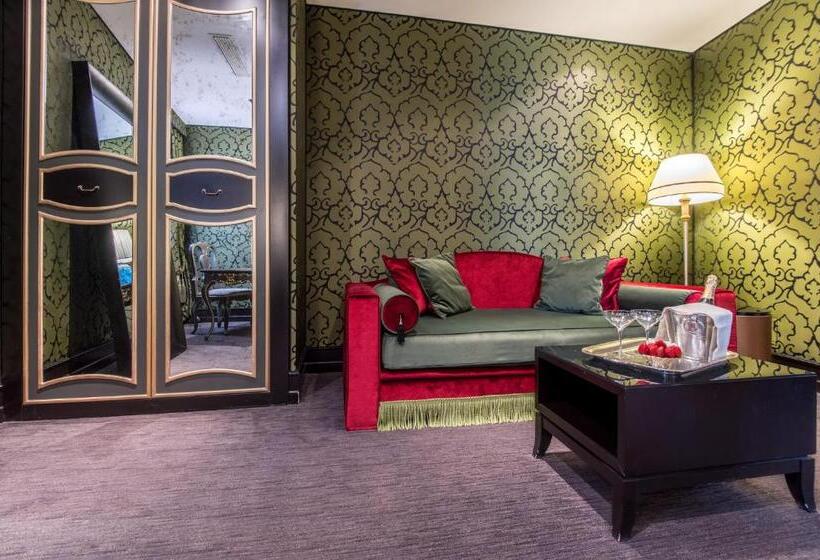 سوییت, Aqua Palace