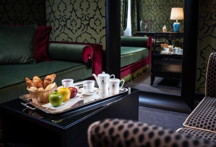 سوییت, Aqua Palace