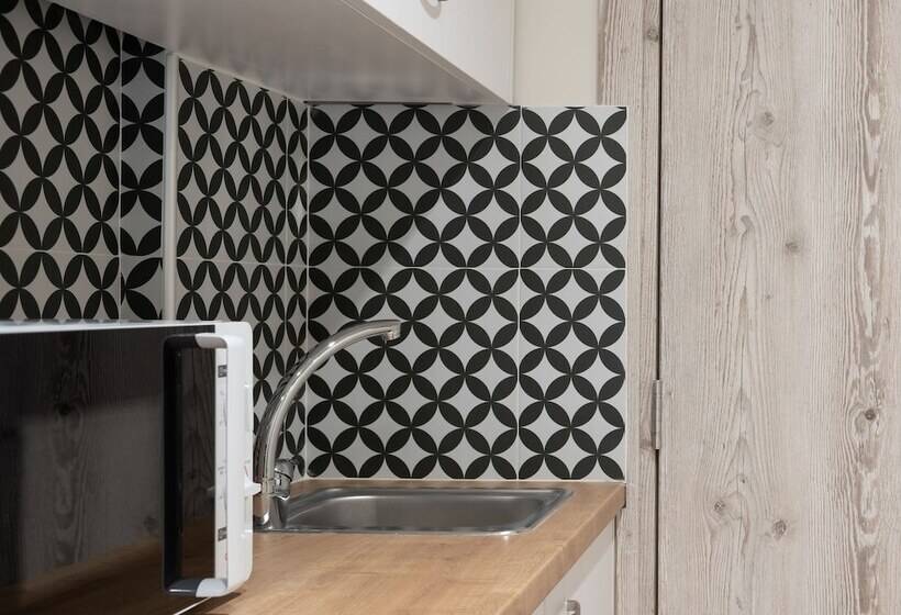 스탠다드 스튜디오, Bio Suites Hotel & Spa