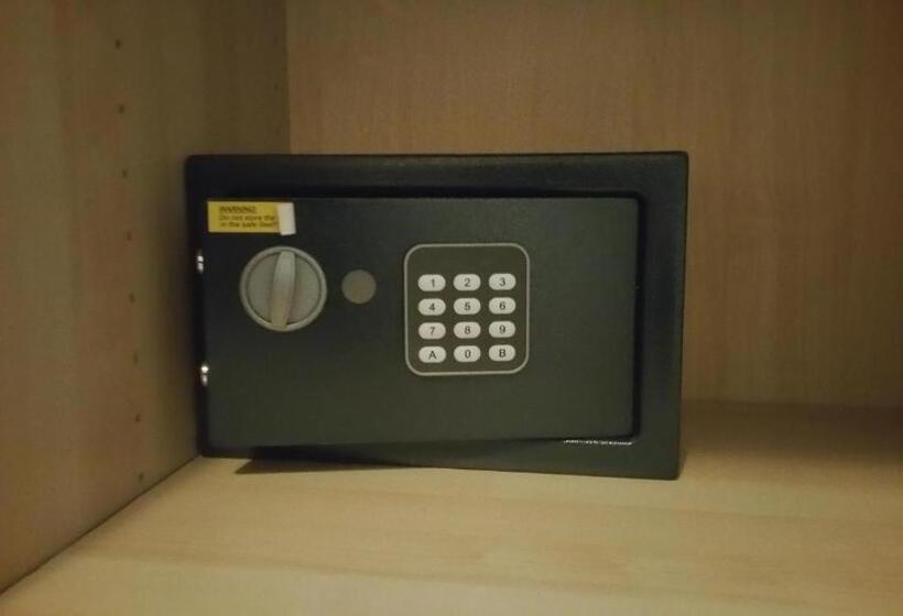 标准三人间, Canasta