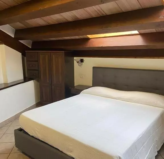 اتاق اکونومی, Capomulini 3 Stelle