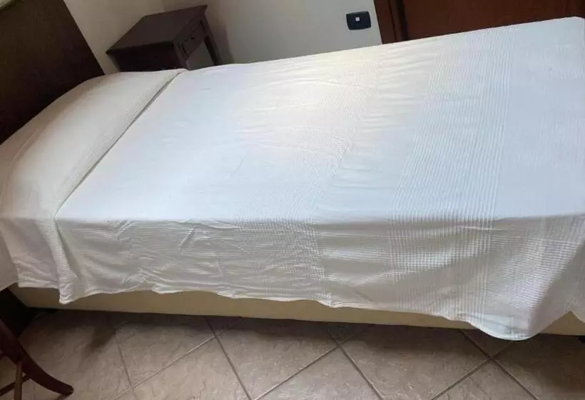 اتاق استاندارد یک نفره, Capomulini 3 Stelle
