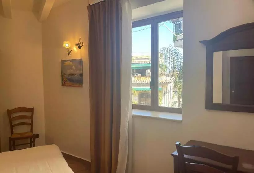 اتاق استاندارد, Capomulini 3 Stelle