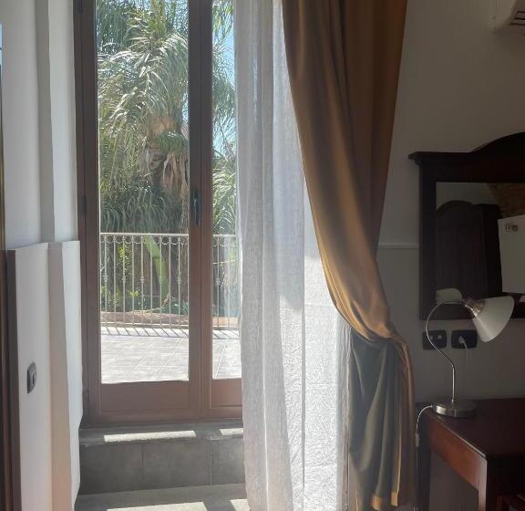 Четырехместный Номер Стандарт, Capomulini 3 Stelle