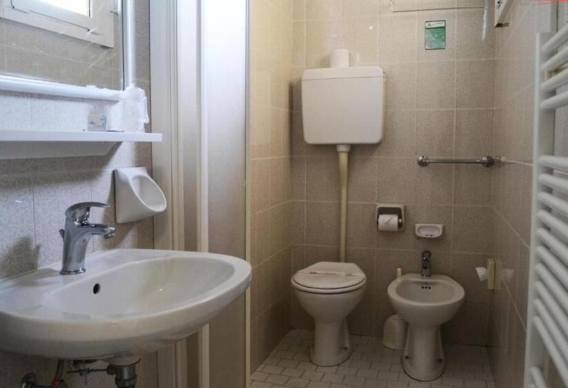 اتاق استاندارد چهار تخته, Dei Platani