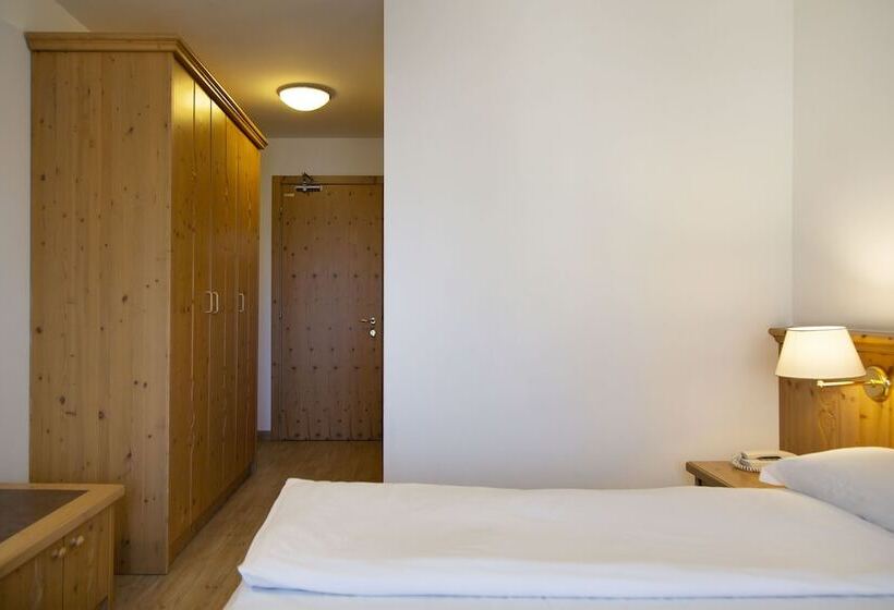 غرفة قياسية, Golf