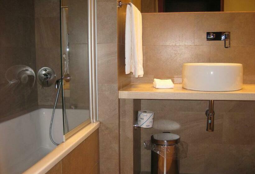디럭스 룸, Hilton Garden Inn Lecce