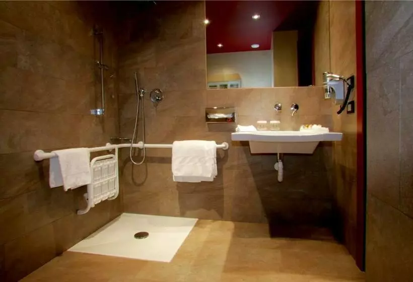 身障者適用キングサイズベッドルーム, GH Lecce - Hilton Garden Inn
