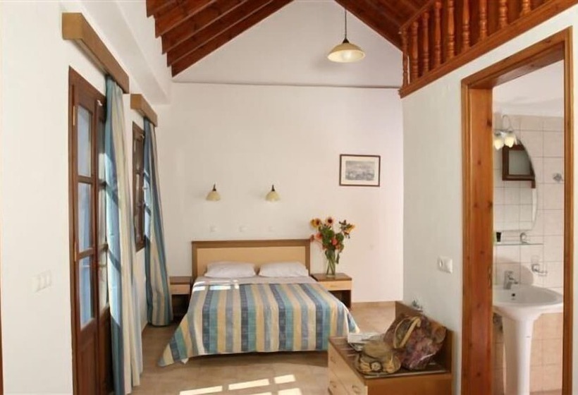 标准工作室, Iapetos Village