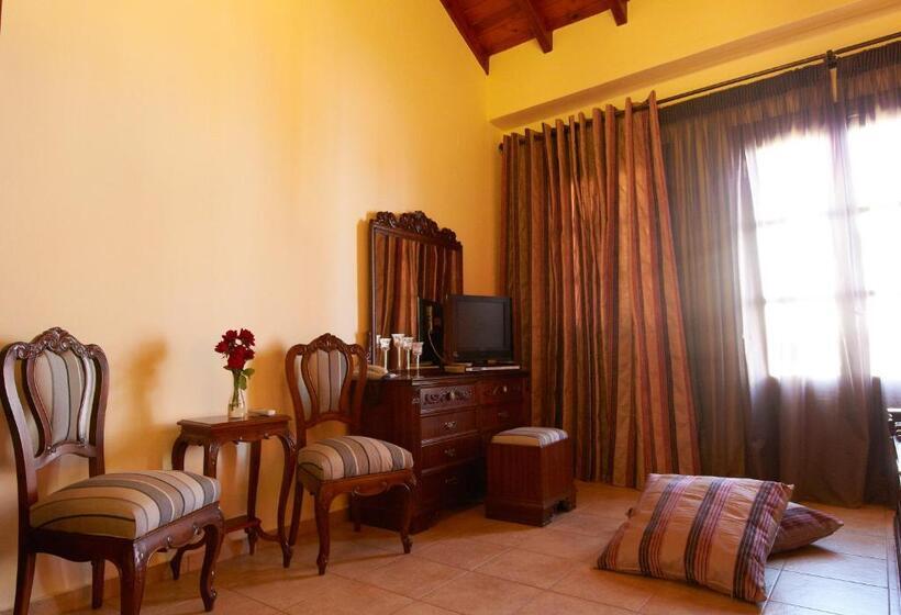 高级洋房, Iapetos Village