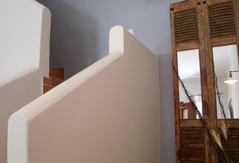 主人套房, Iapetos Village