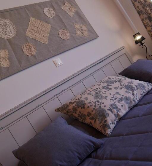 主人套房, Iapetos Village