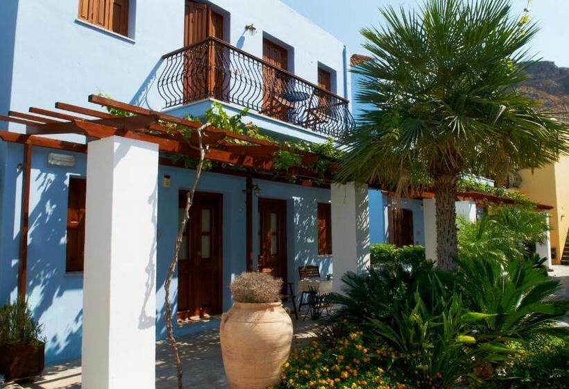 标准工作室, Iapetos Village