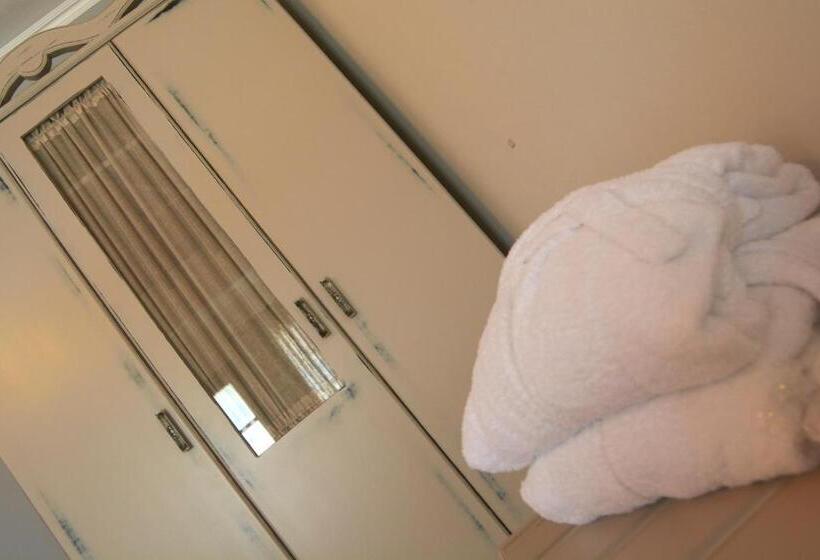 主人套房, Iapetos Village