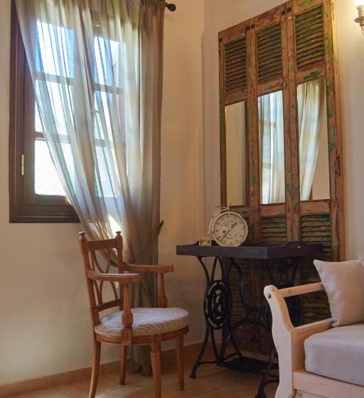 主人套房, Iapetos Village