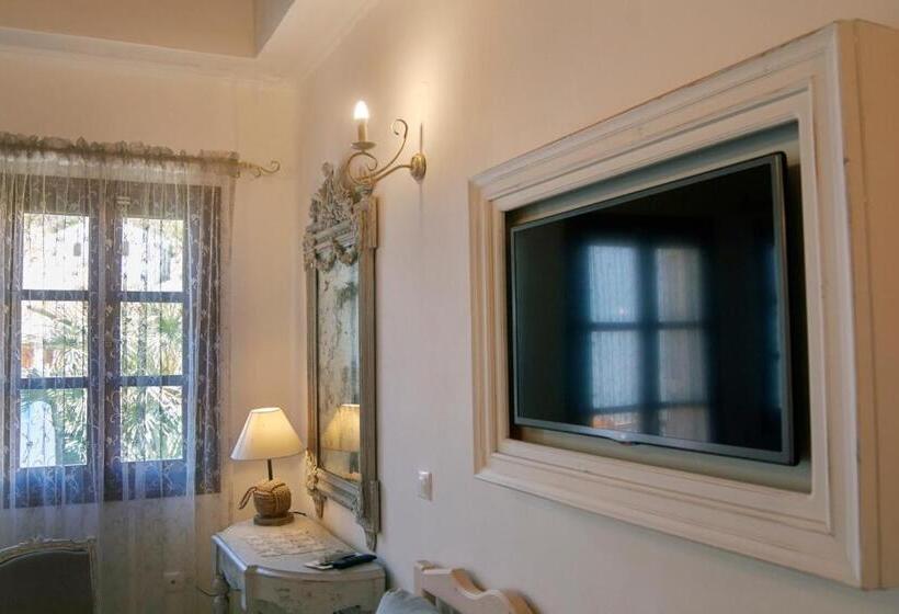 主人套房, Iapetos Village