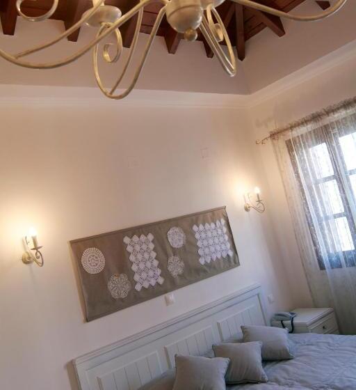 主人套房, Iapetos Village