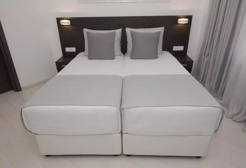 اتاق استاندارد, International Atene
