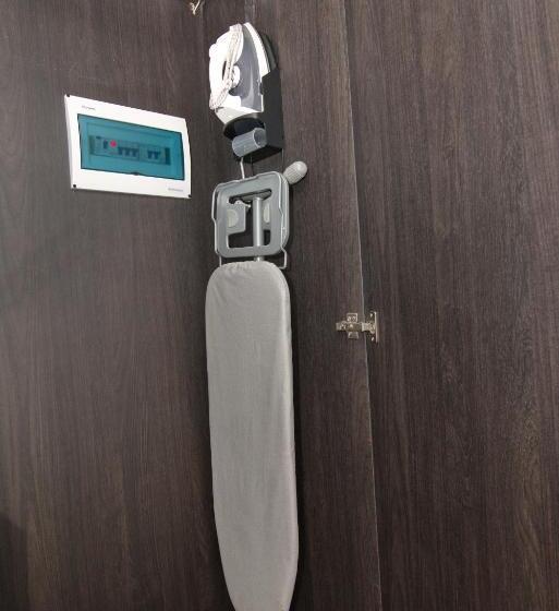 جناح جونيور, International Atene