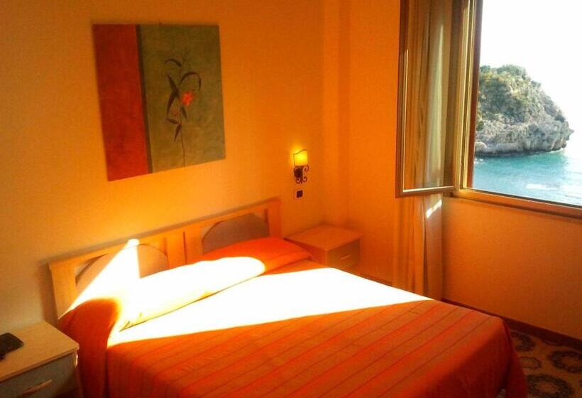 オーシャンビュースタンダードルーム, Jonic Hotel Mazzarò