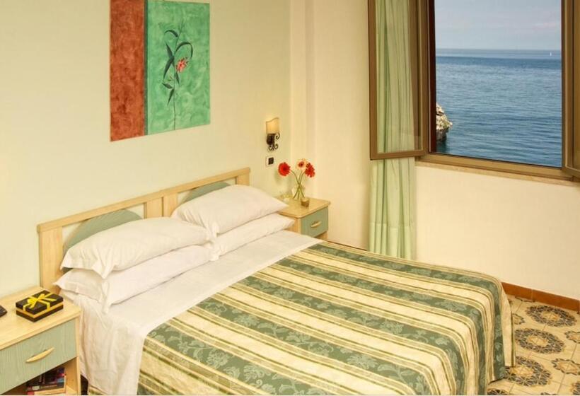 オーシャンビュースタンダードルーム, Jonic Hotel Mazzarò