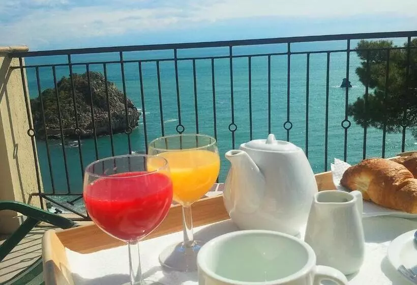 اتاق لوکس با چشم‌انداز دریا, Jonic Hotel Mazzarò