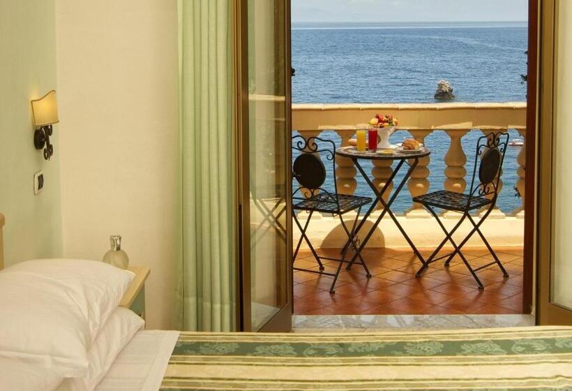 オーシャンビュースタンダードルームバルコニー付き, Jonic Hotel Mazzarò