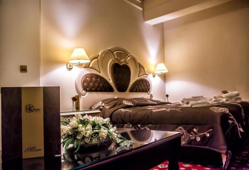 סוויטת ג'וניור, Kouros