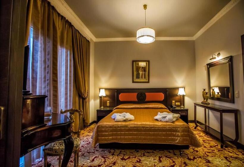 סוויטה נשיאותית, Kouros