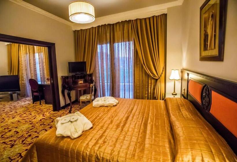 סוויטה נשיאותית, Kouros