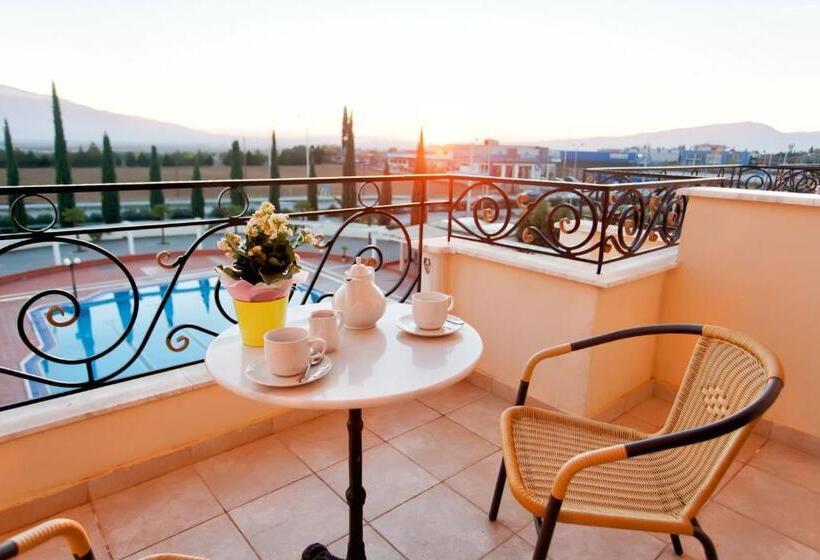 סוויטת ג'וניור, Kouros