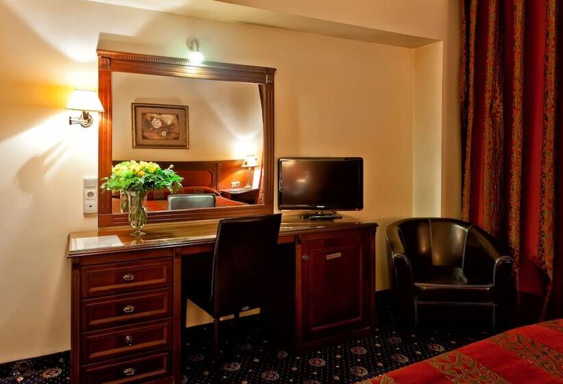 חדר סטנדרט, Kouros