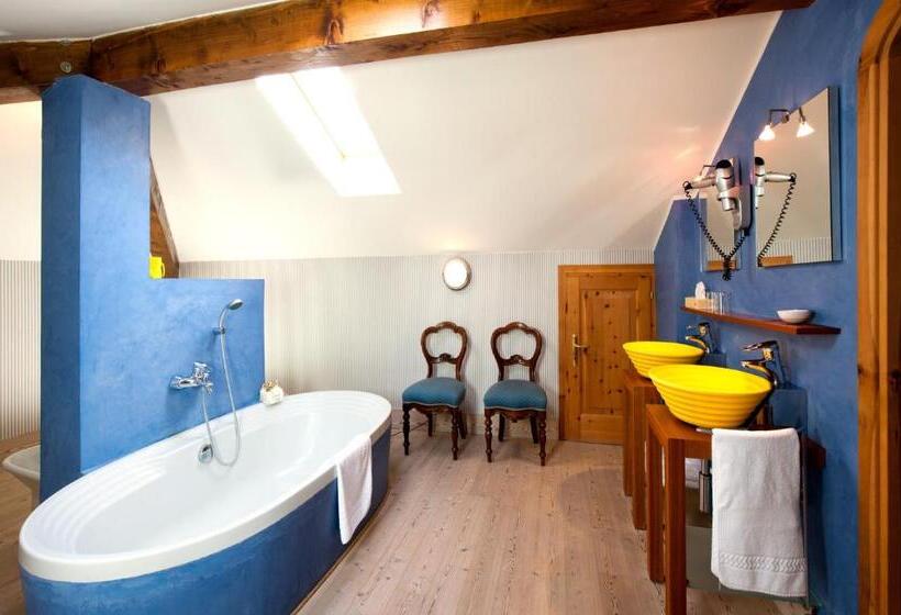 جناح, La Locanda Del Notaio