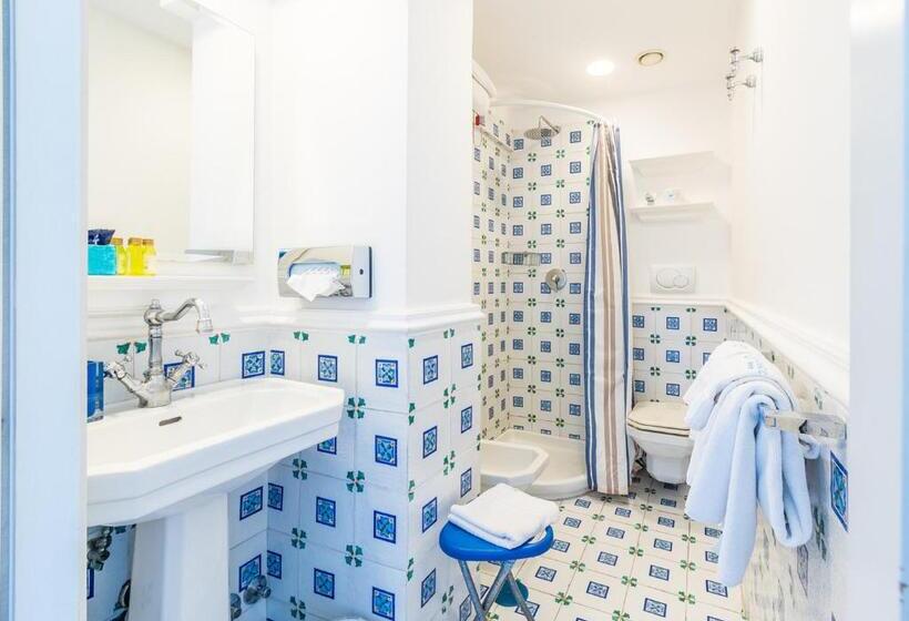 オーシャンビュースタンダードルームバルコニー付き, Le Ancore